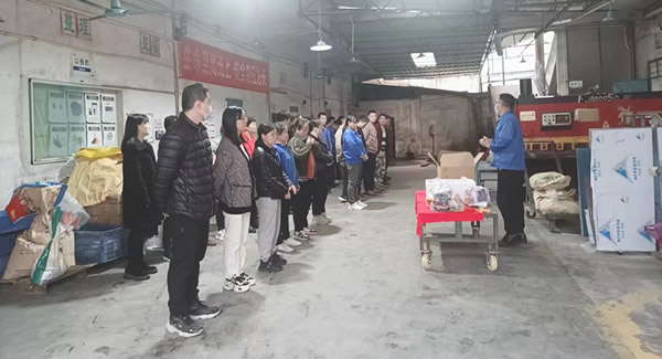 用心去孝敬，用愛去感恩--孝心無疆，愛滿廣有|廣有五金&東莞合頁